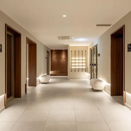 Radisson Blu Hotel, Hotel