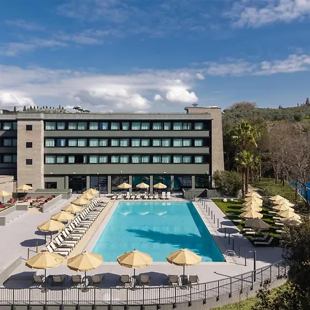Radisson Blu Hotel, Hotel