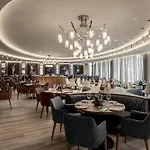 Radisson Blu Hotel, Ξενοδοχείο