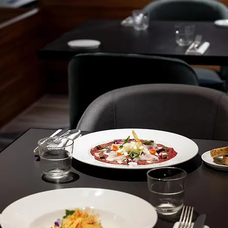 Radisson Blu Hotel, 酒店