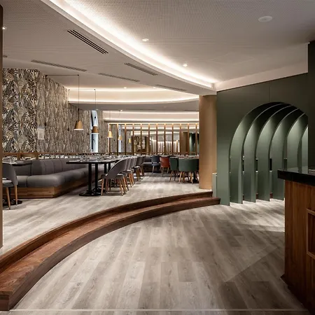 Radisson Blu Hotel, Hotel